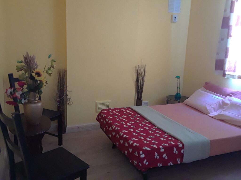 HOUSE OF ADA room 5
