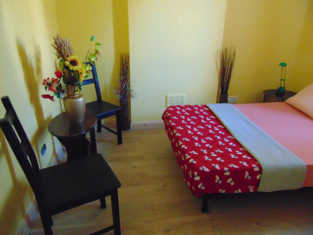 HOUSE OF ADA room 6